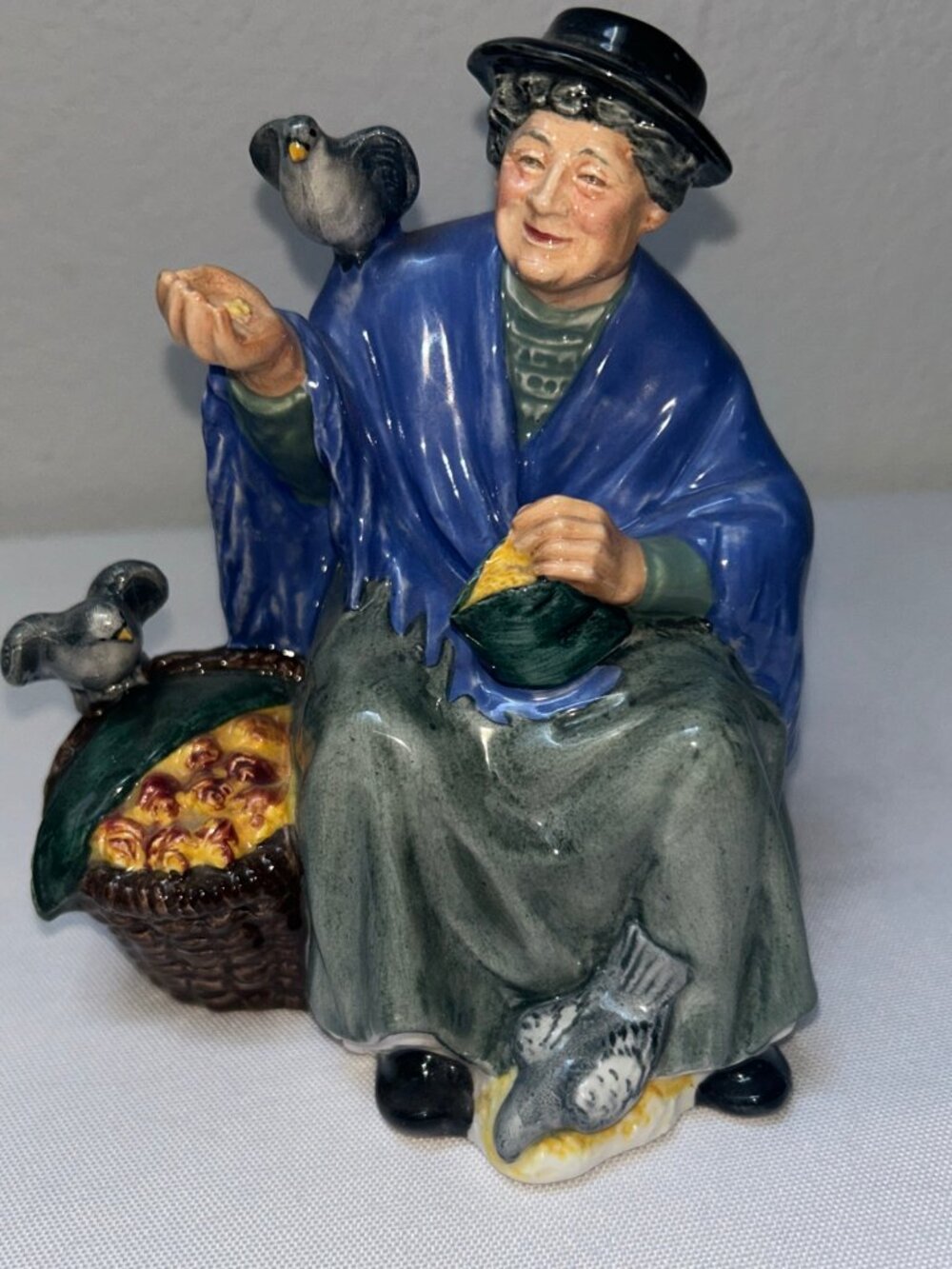 MINT Royal Doulton "TUPPENCE A BAG" Figurine HN2320 with Intact Pigeons